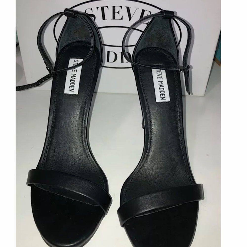 Steve Madden Women’s black Stecy heels